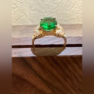 Black Hills 10k Yellow Gold Emerald ring size 9